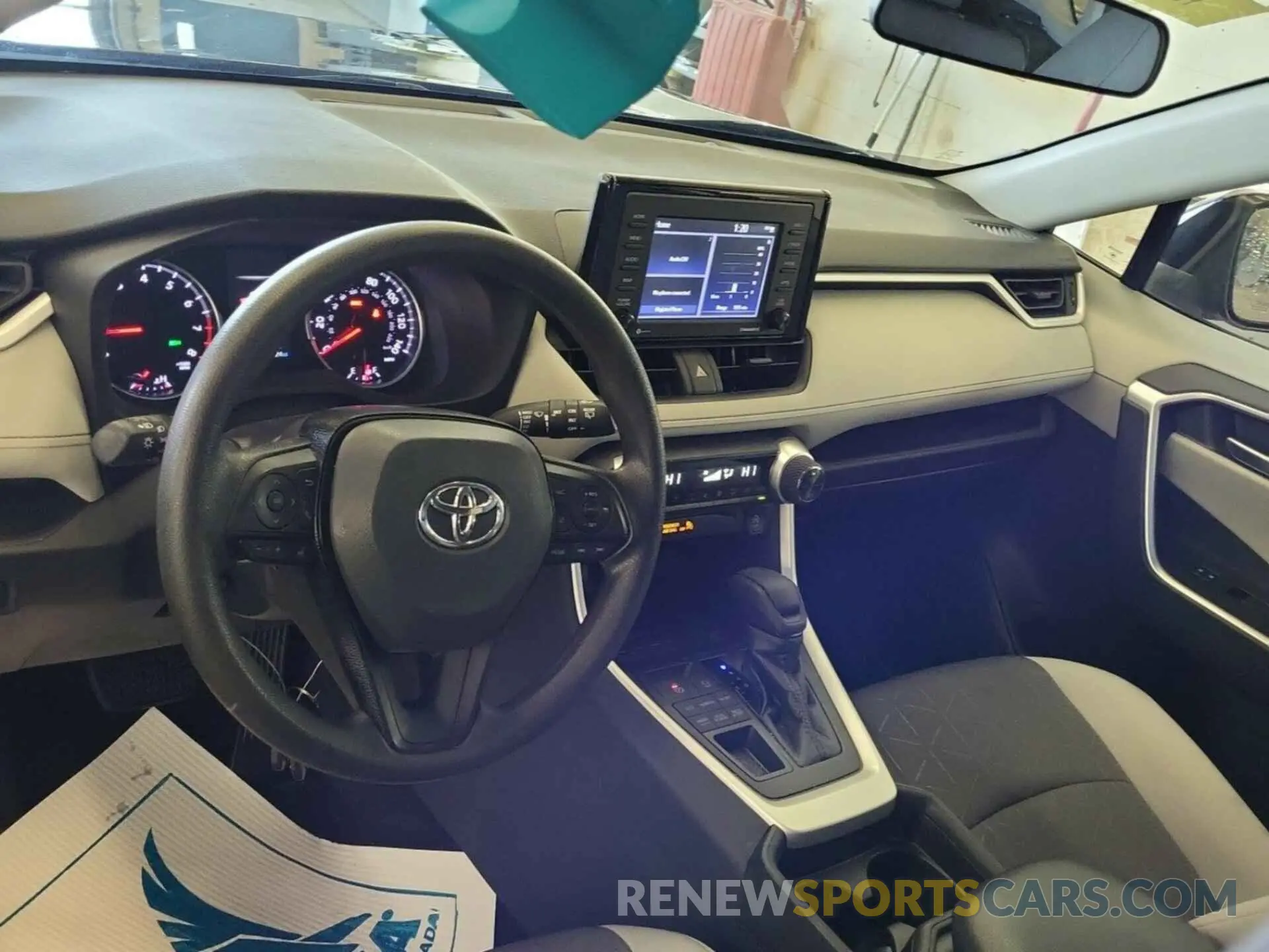 1 Photograph of a damaged car 2T3P1RFVXMW206169 TOYOTA RAV4 2021