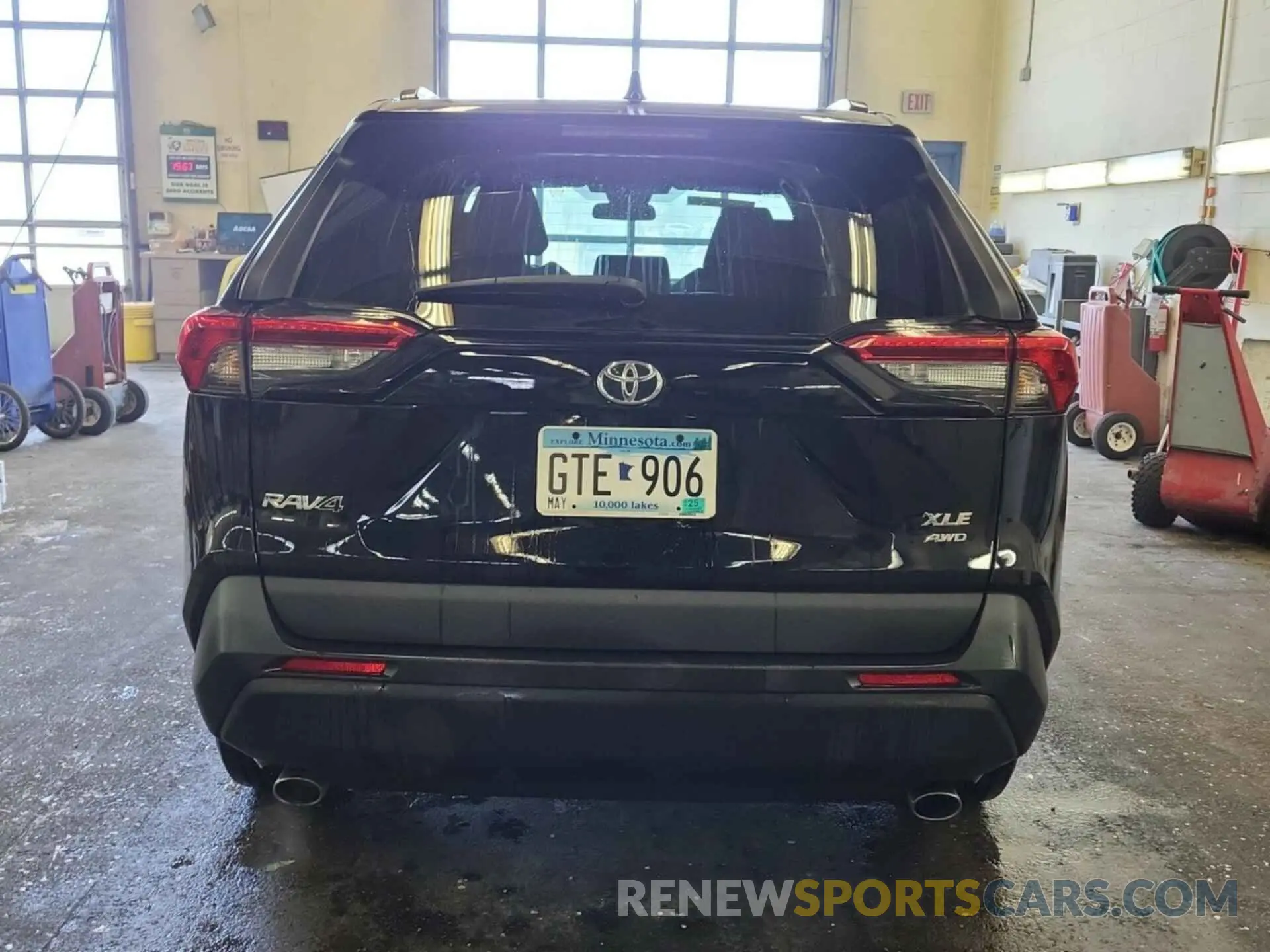 10 Photograph of a damaged car 2T3P1RFVXMW206169 TOYOTA RAV4 2021