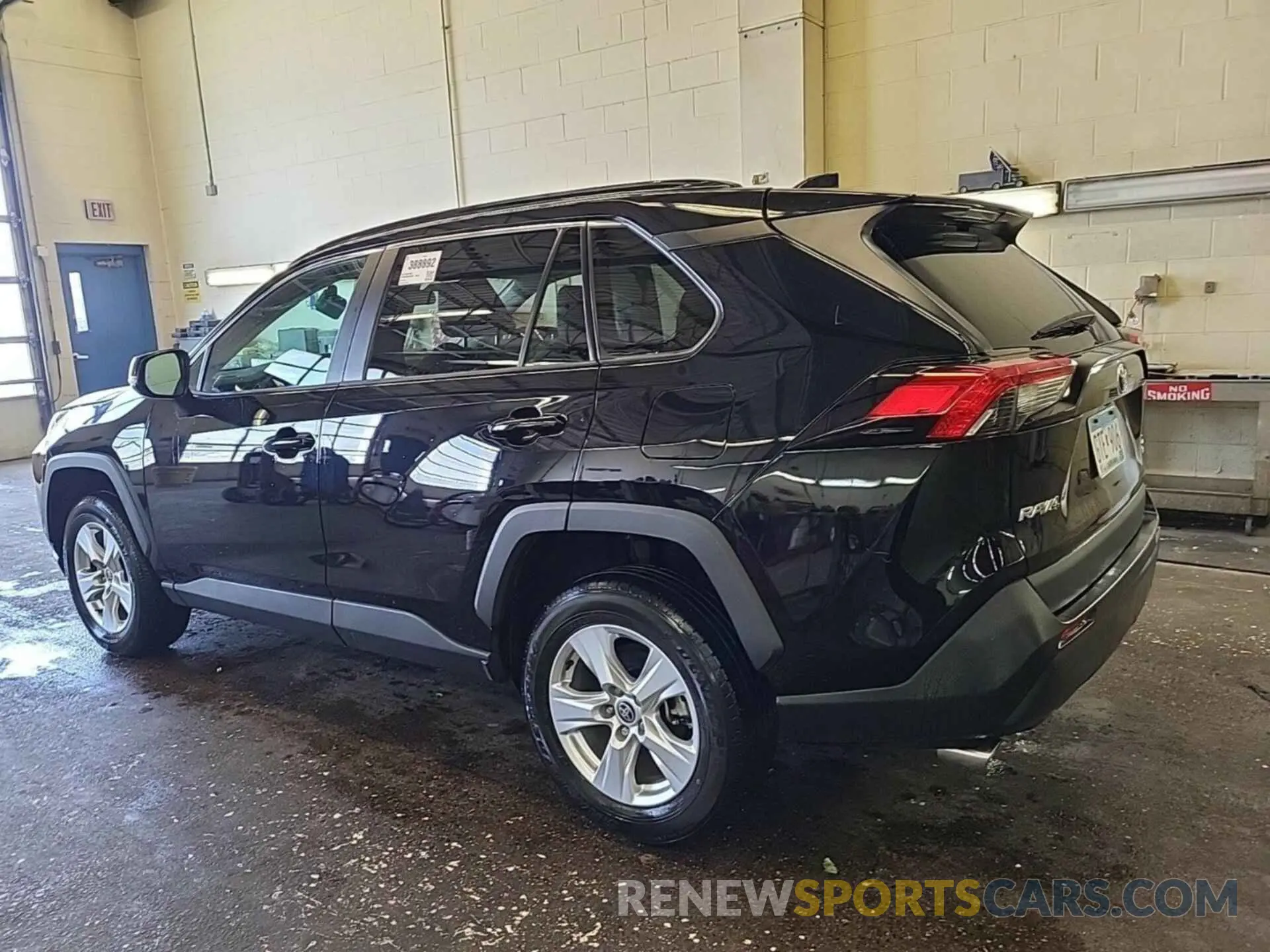 17 Photograph of a damaged car 2T3P1RFVXMW206169 TOYOTA RAV4 2021