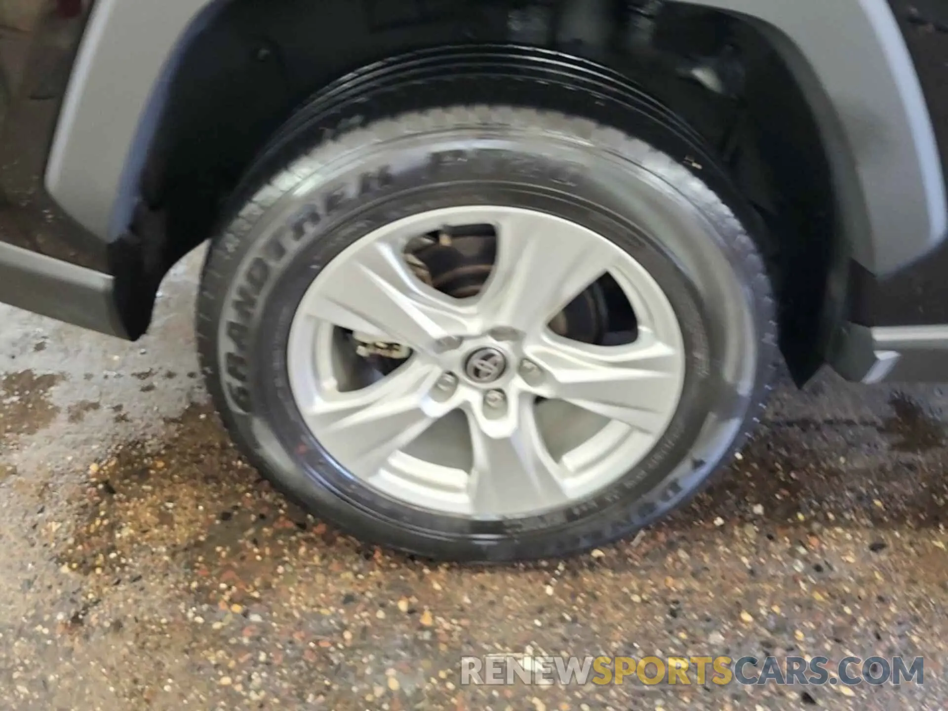 4 Photograph of a damaged car 2T3P1RFVXMW206169 TOYOTA RAV4 2021