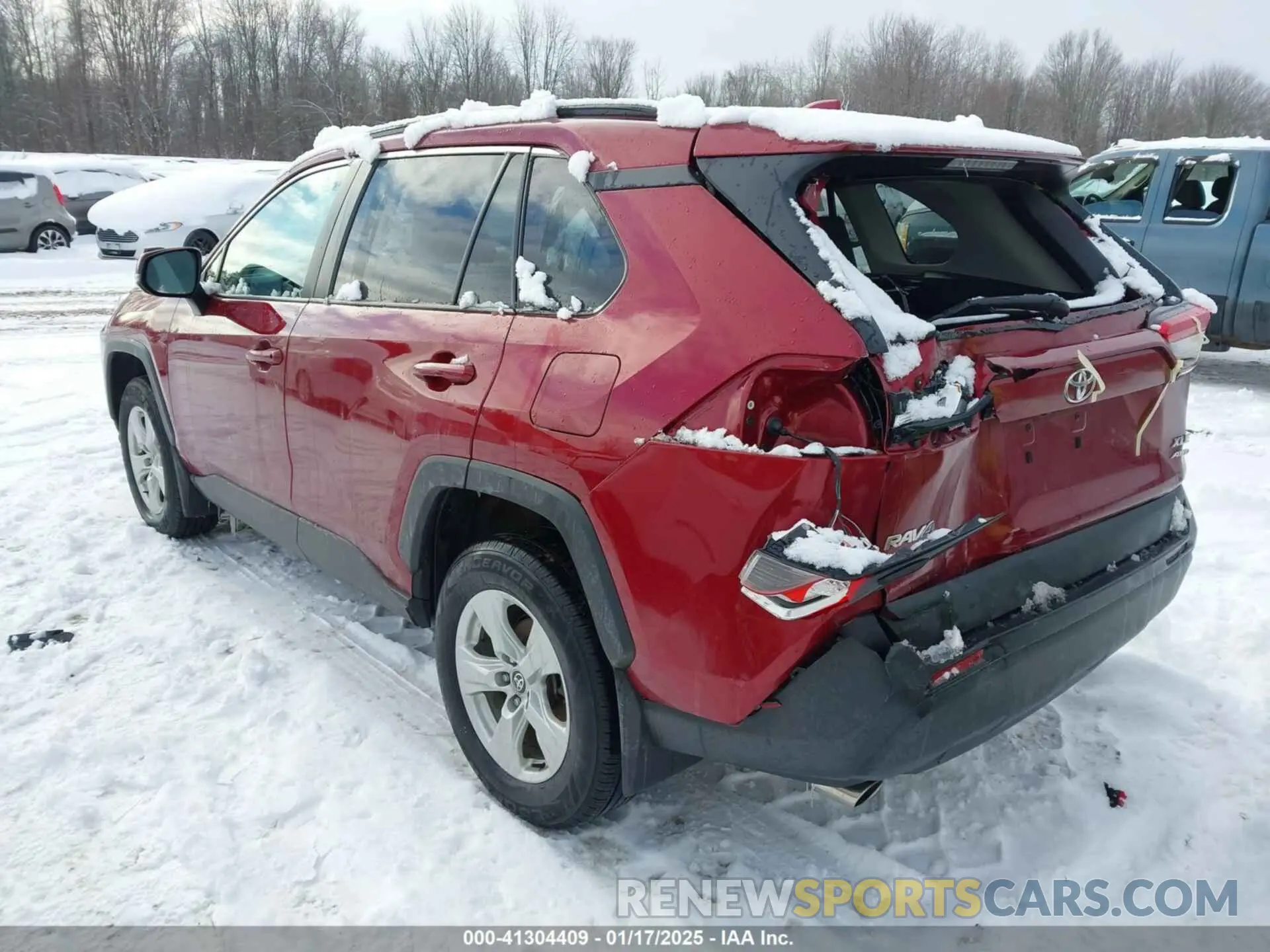 3 Photograph of a damaged car 2T3P1RFVXMW212201 TOYOTA RAV4 2021
