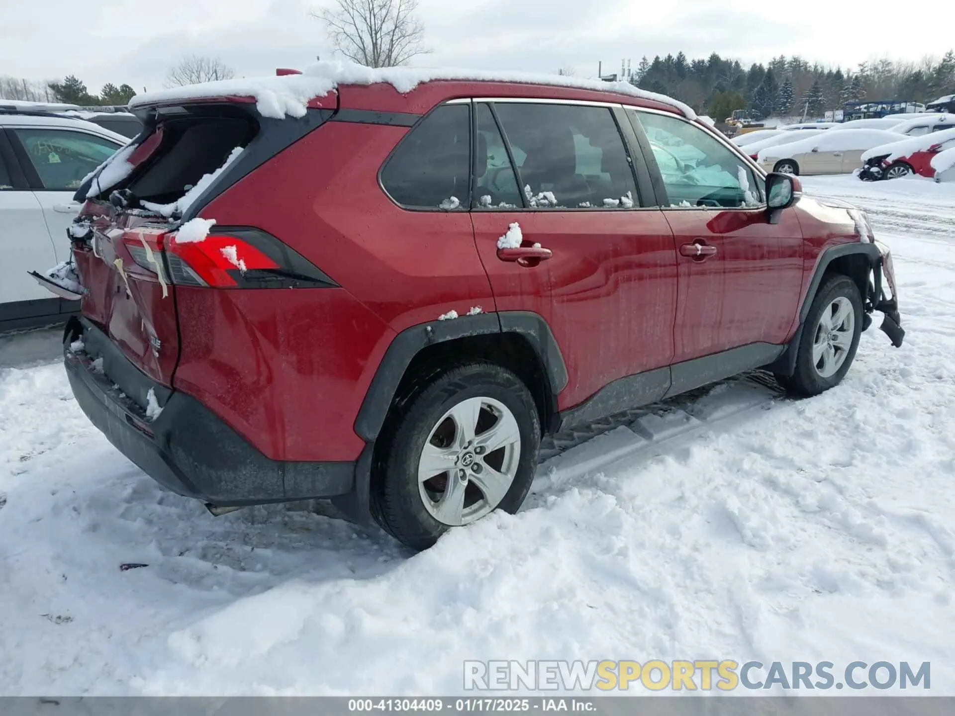 4 Photograph of a damaged car 2T3P1RFVXMW212201 TOYOTA RAV4 2021