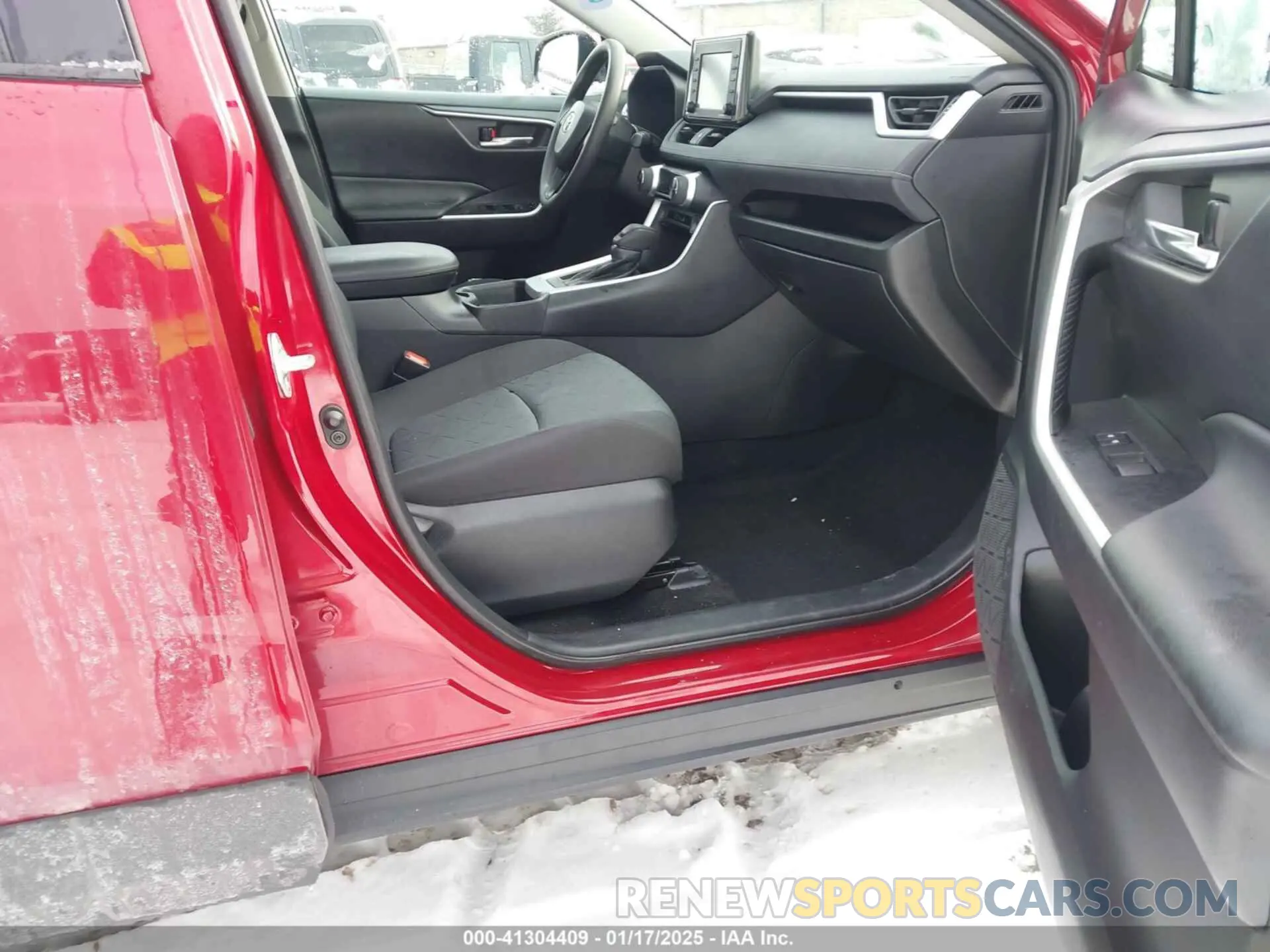 5 Photograph of a damaged car 2T3P1RFVXMW212201 TOYOTA RAV4 2021