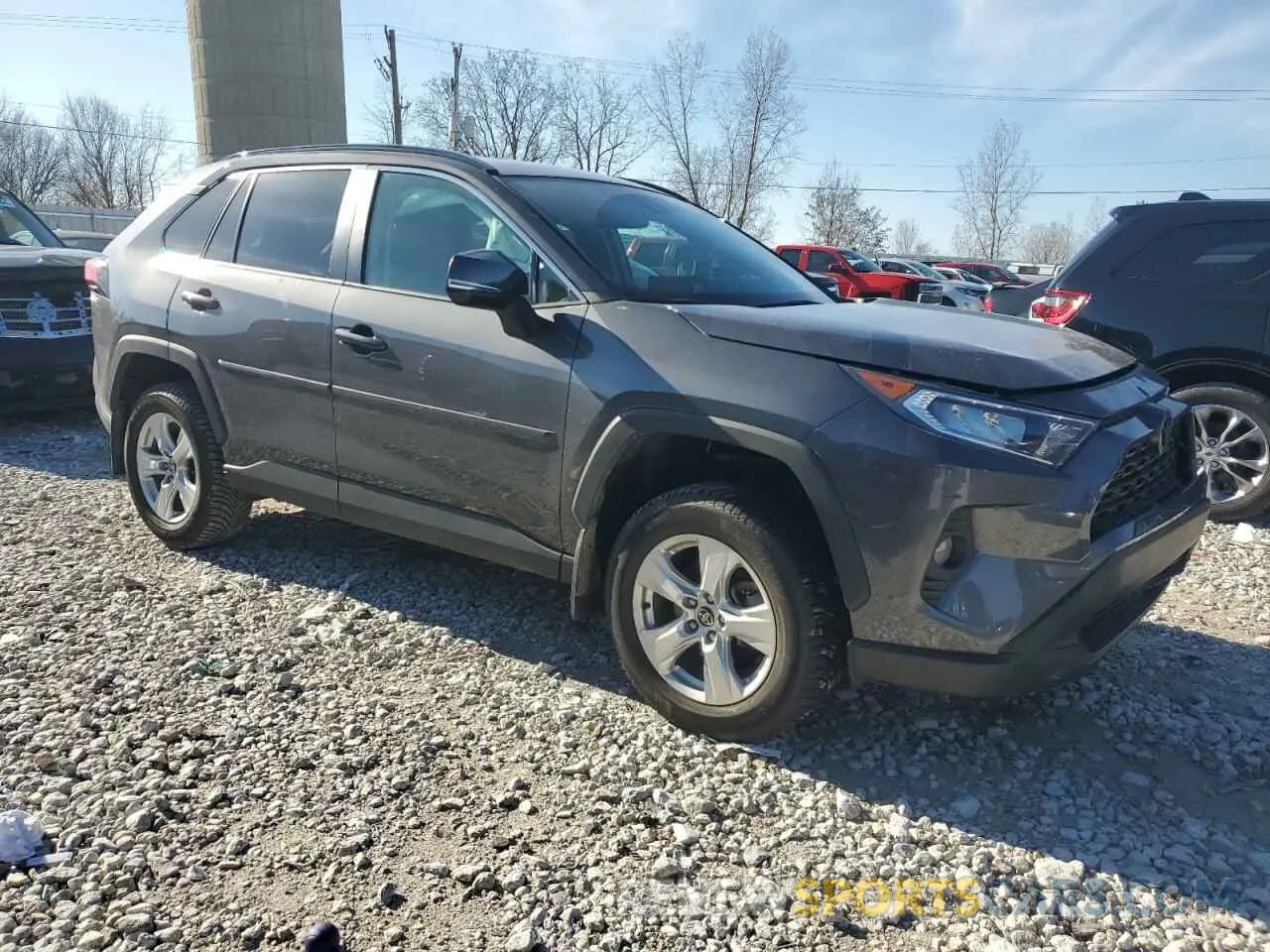 4 Photograph of a damaged car 2T3P1RFVXMW215972 TOYOTA RAV4 2021