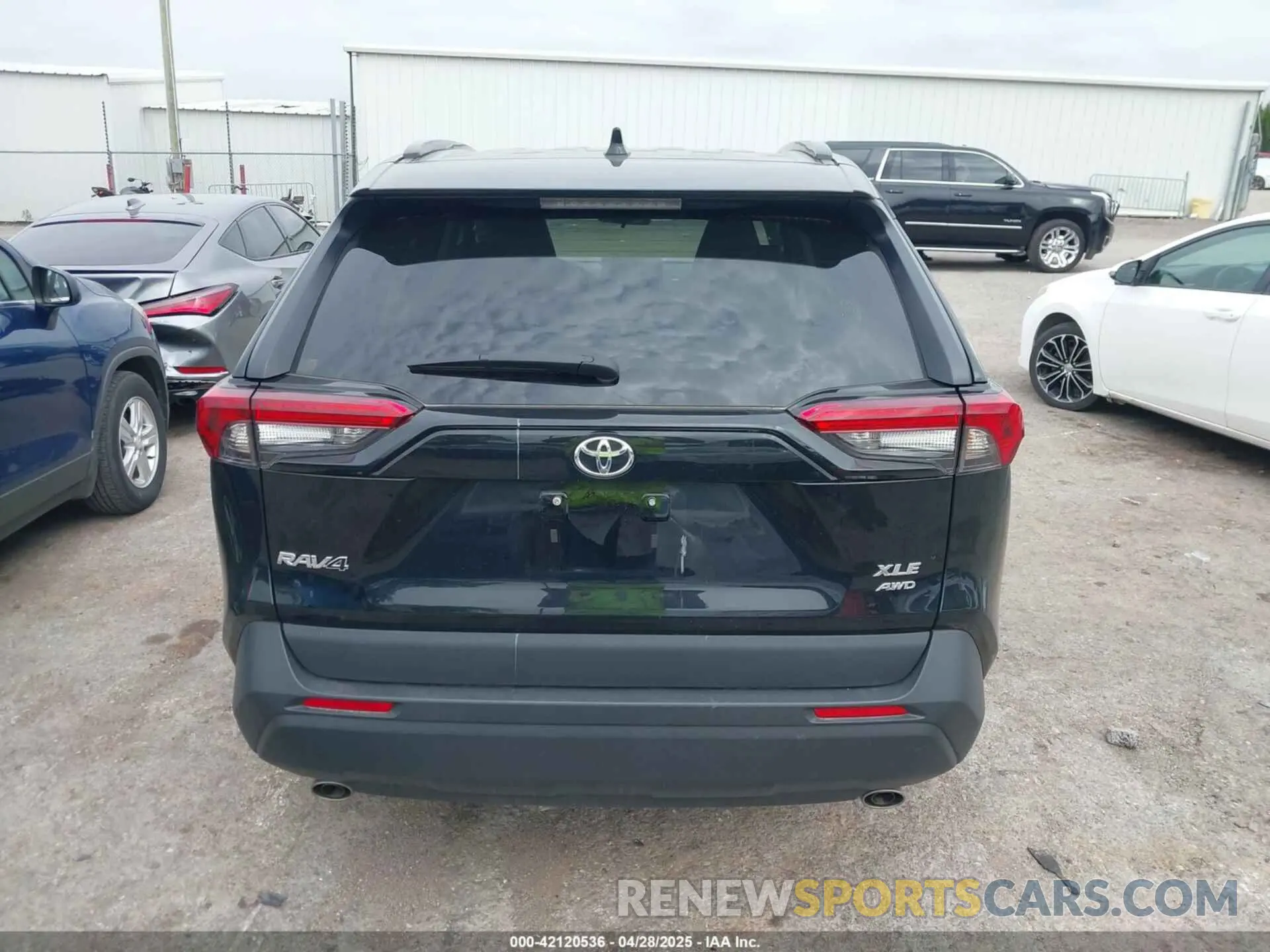 17 Photograph of a damaged car 2T3P1RFVXMW227426 TOYOTA RAV4 2021