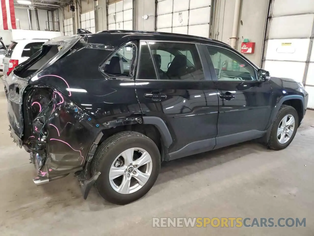 3 Photograph of a damaged car 2T3P1RFVXMW233744 TOYOTA RAV4 2021