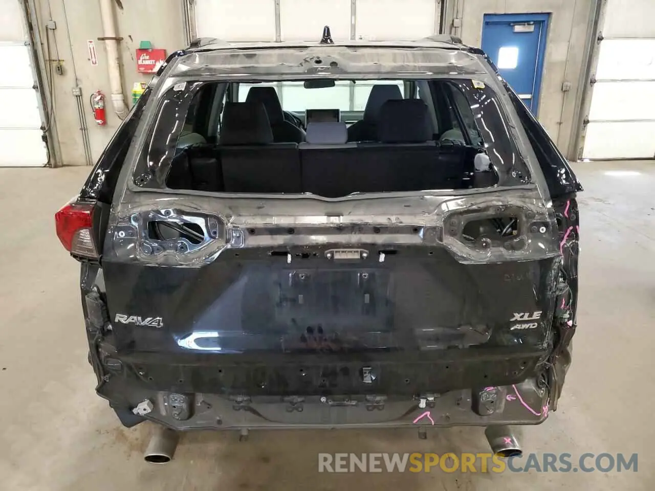 6 Photograph of a damaged car 2T3P1RFVXMW233744 TOYOTA RAV4 2021