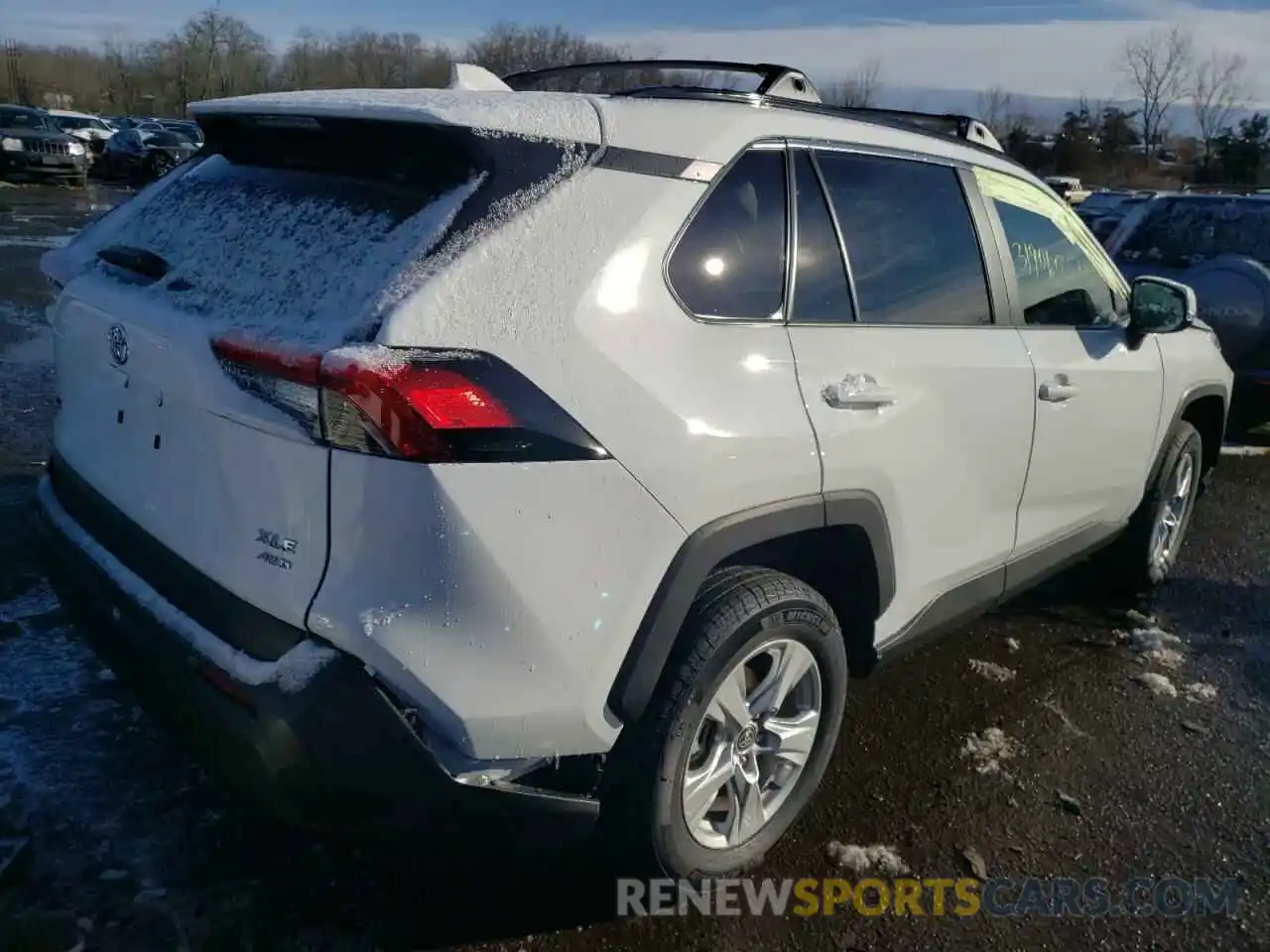 4 Photograph of a damaged car 2T3P1RFVXMW241729 TOYOTA RAV4 2021