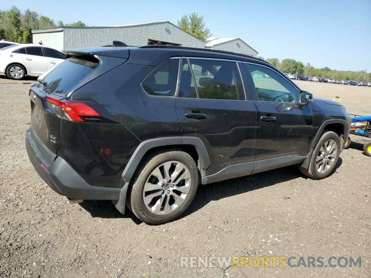 3 Photograph of a damaged car 2T3R1RFV1MC219242 TOYOTA RAV4 2021