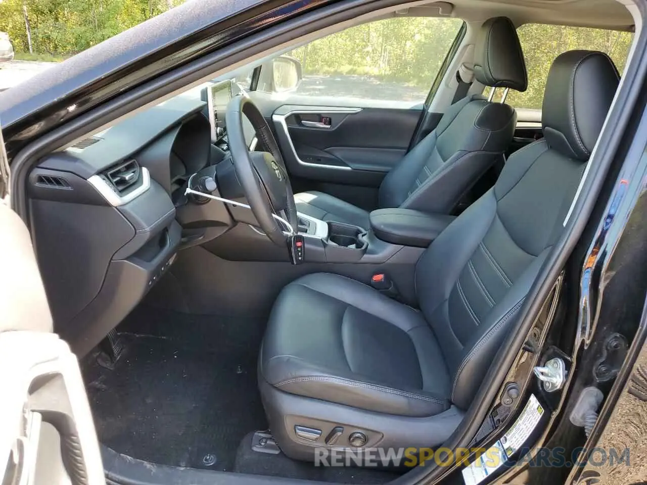 7 Photograph of a damaged car 2T3R1RFV1MC219242 TOYOTA RAV4 2021