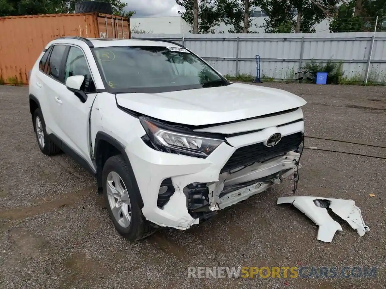 1 Photograph of a damaged car 2T3R1RFV4MC162969 TOYOTA RAV4 2021