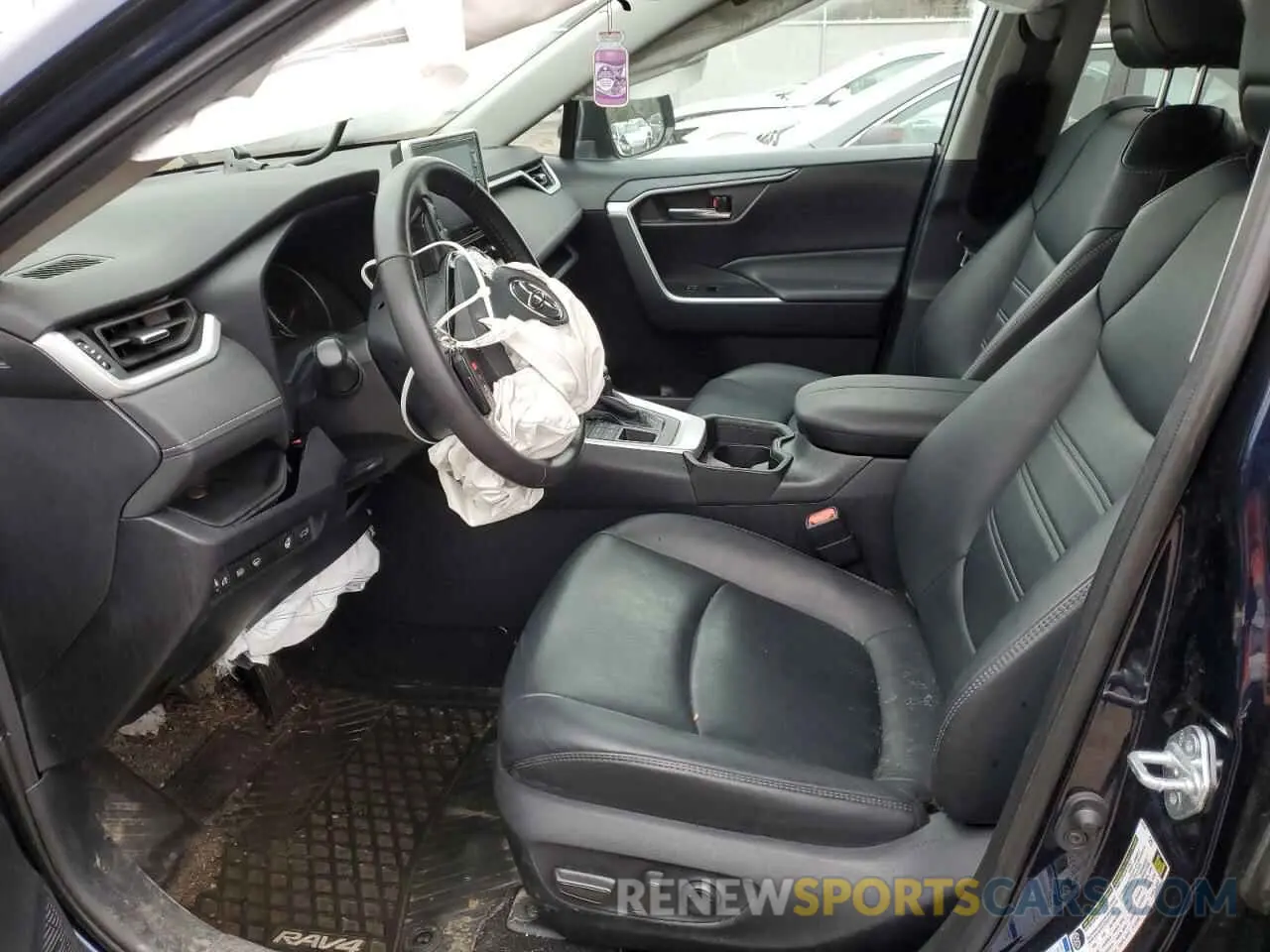 7 Photograph of a damaged car 2T3R1RFV5MC156467 TOYOTA RAV4 2021