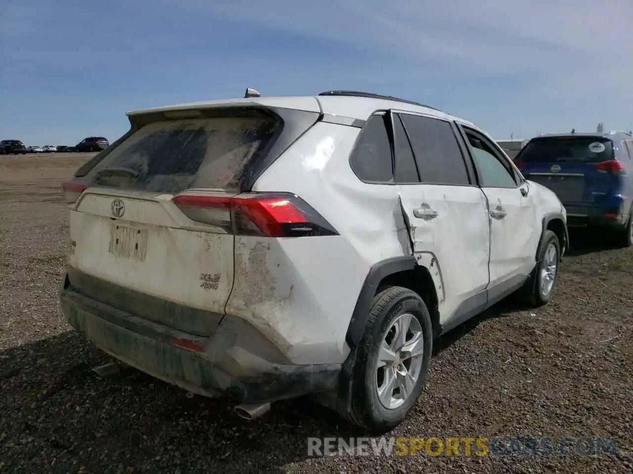 4 Photograph of a damaged car 2T3R1RFV5MC187881 TOYOTA RAV4 2021