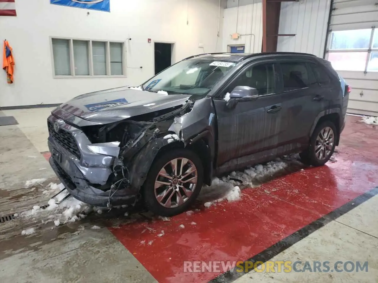 1 Photograph of a damaged car 2T3R1RFV5MC188433 TOYOTA RAV4 2021