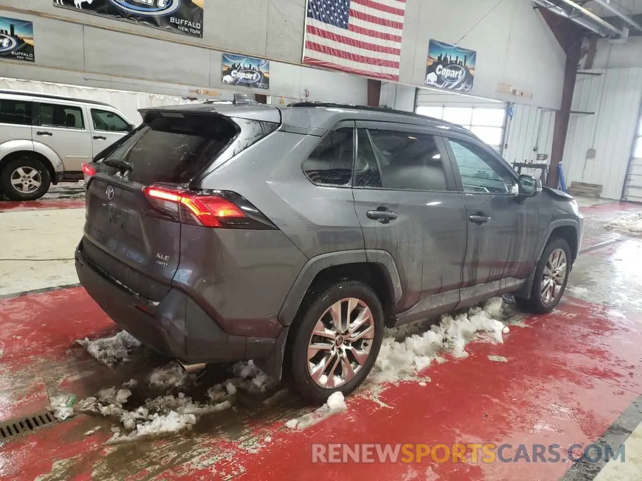3 Photograph of a damaged car 2T3R1RFV5MC188433 TOYOTA RAV4 2021