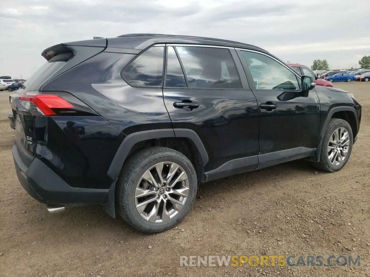 3 Photograph of a damaged car 2T3R1RFV6MC204574 TOYOTA RAV4 2021