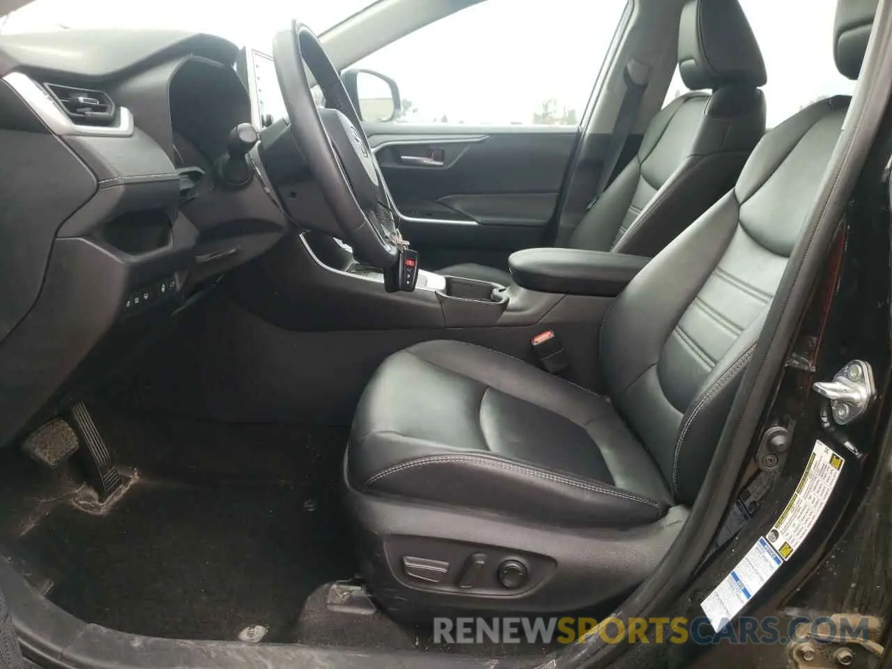 7 Photograph of a damaged car 2T3R1RFV6MC204574 TOYOTA RAV4 2021