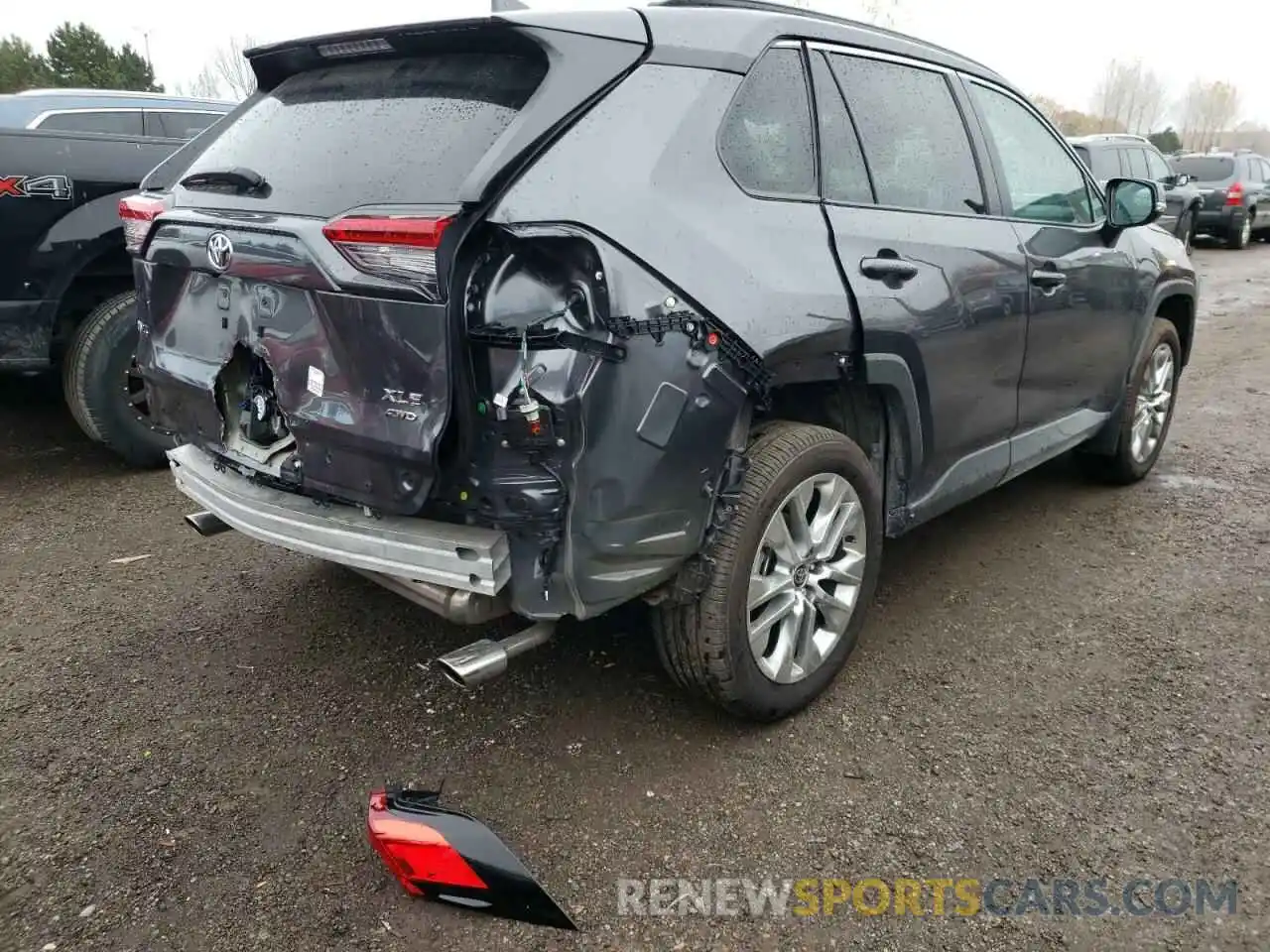 4 Photograph of a damaged car 2T3R1RFV6MC234674 TOYOTA RAV4 2021