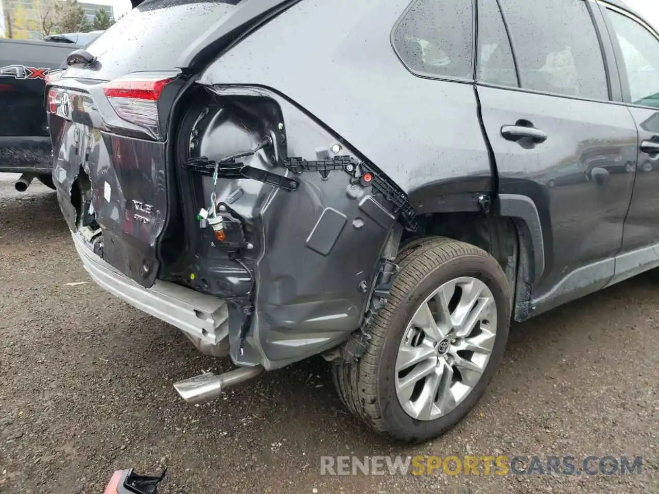 9 Photograph of a damaged car 2T3R1RFV6MC234674 TOYOTA RAV4 2021