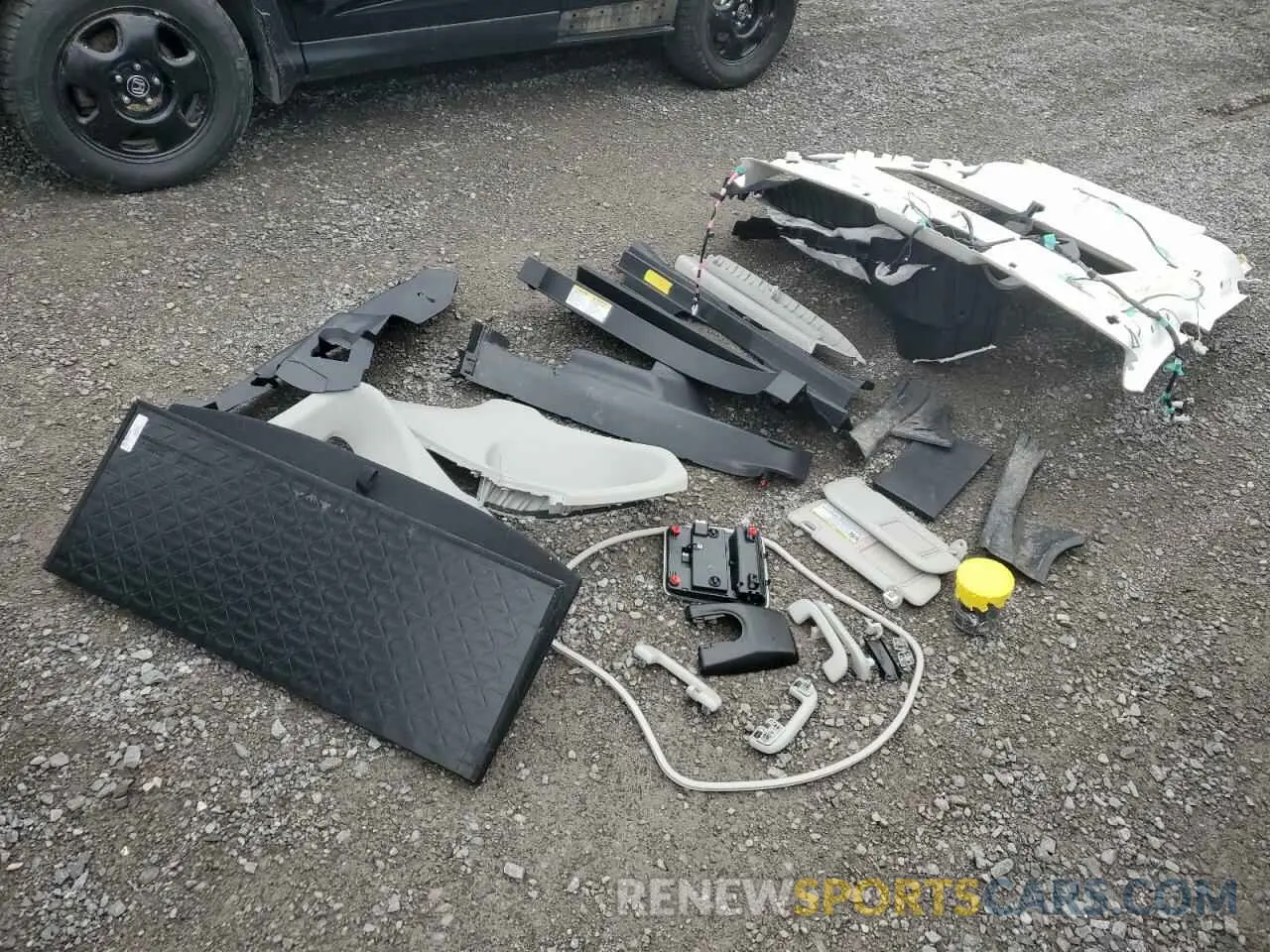 13 Photograph of a damaged car 2T3R1RFVXMC224438 TOYOTA RAV4 2021
