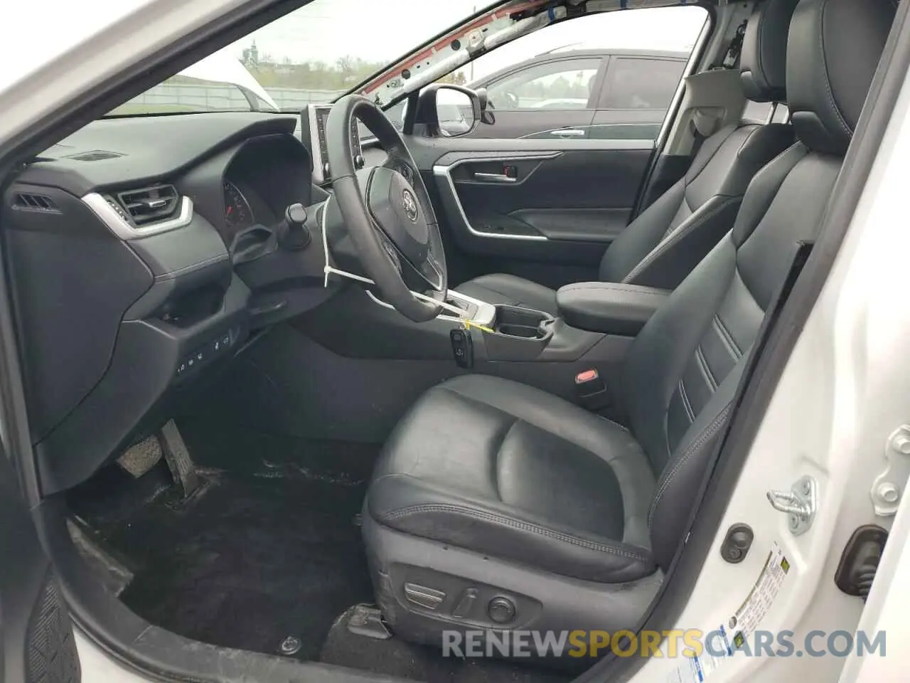 7 Photograph of a damaged car 2T3R1RFVXMC224438 TOYOTA RAV4 2021