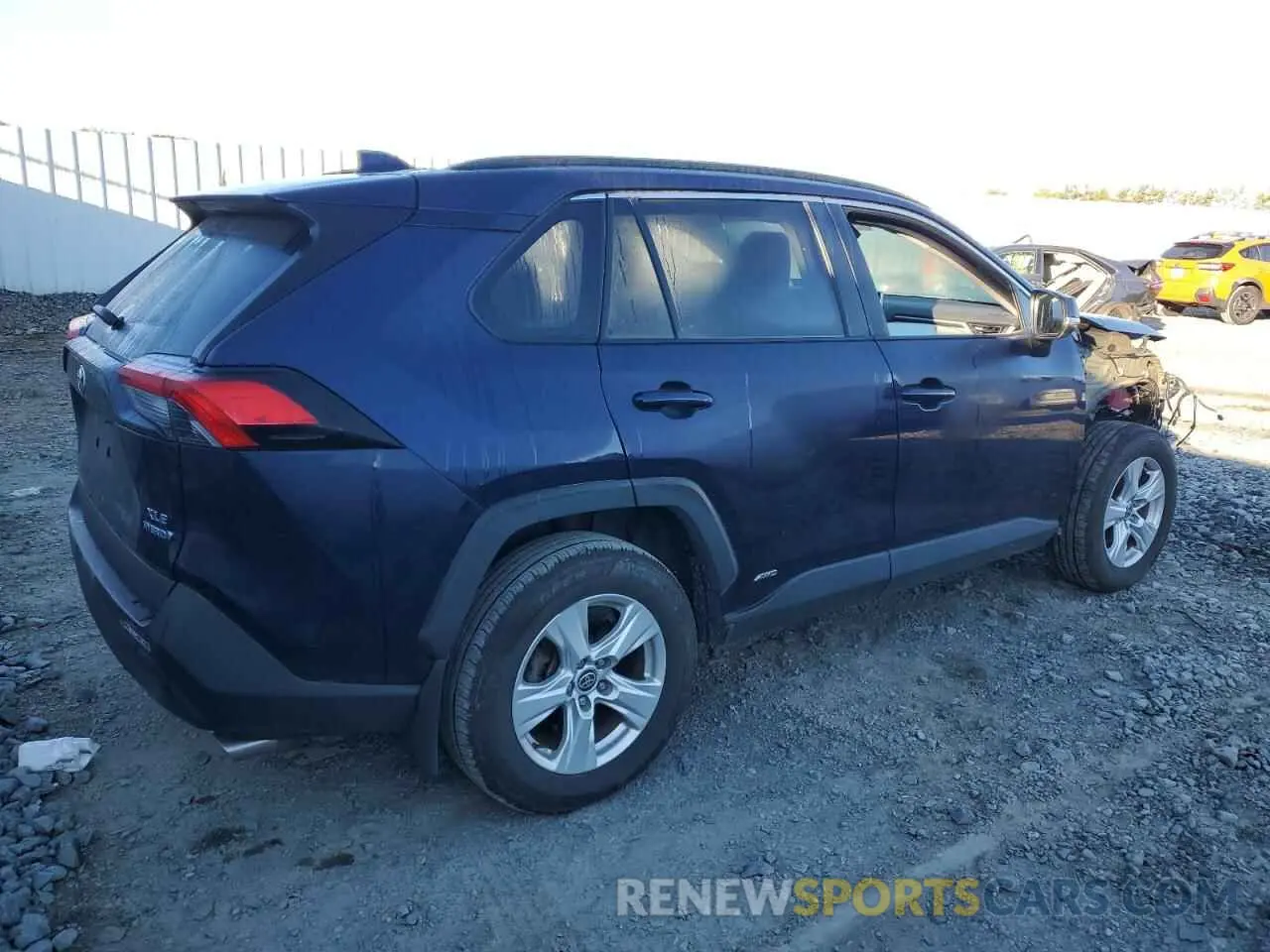 3 Photograph of a damaged car 2T3R6RFV0MW011238 TOYOTA RAV4 2021
