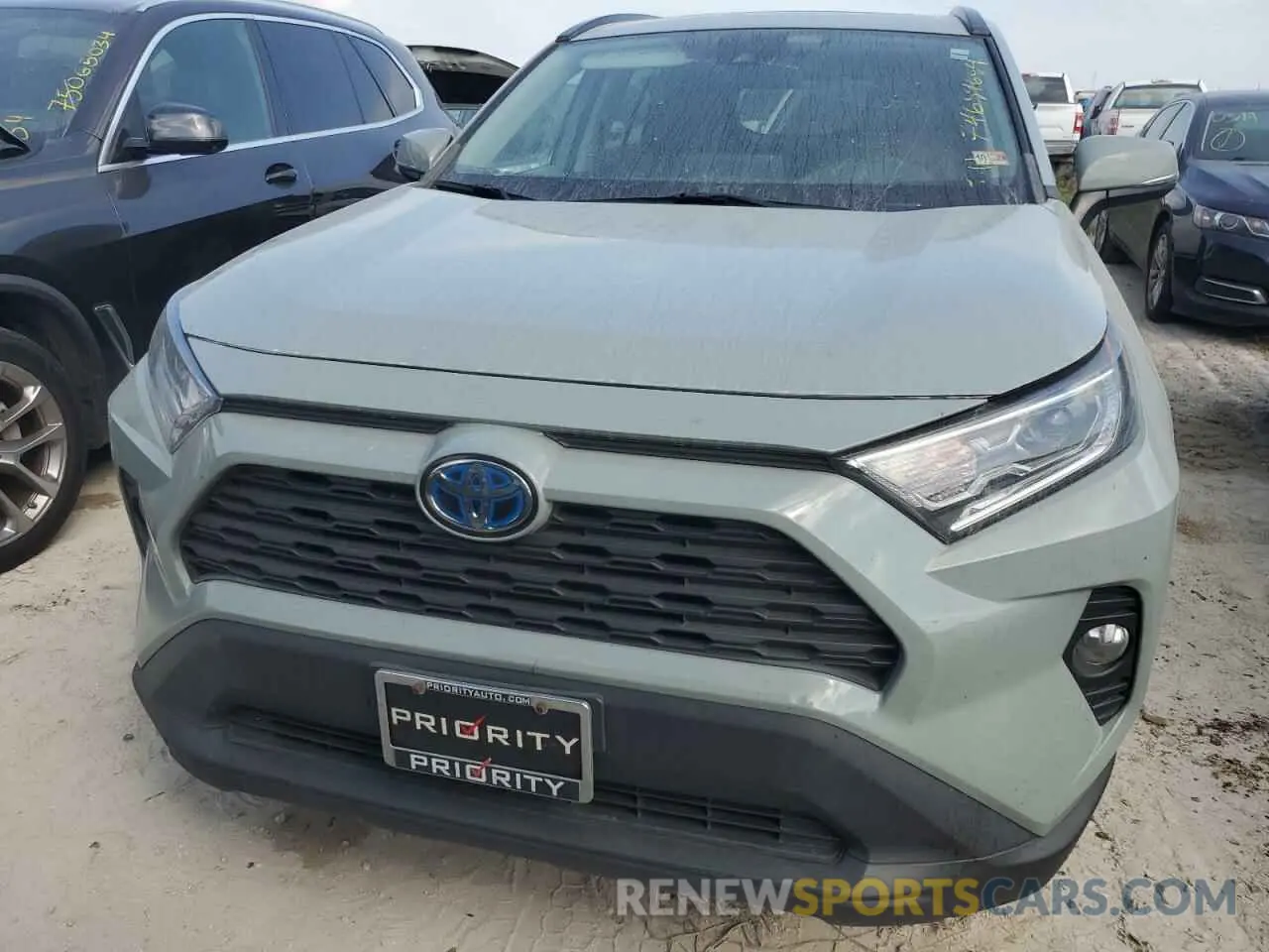 5 Photograph of a damaged car 2T3R6RFV1MW005688 TOYOTA RAV4 2021