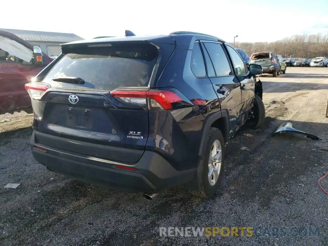 4 Photograph of a damaged car 2T3R6RFV1MW010549 TOYOTA RAV4 2021