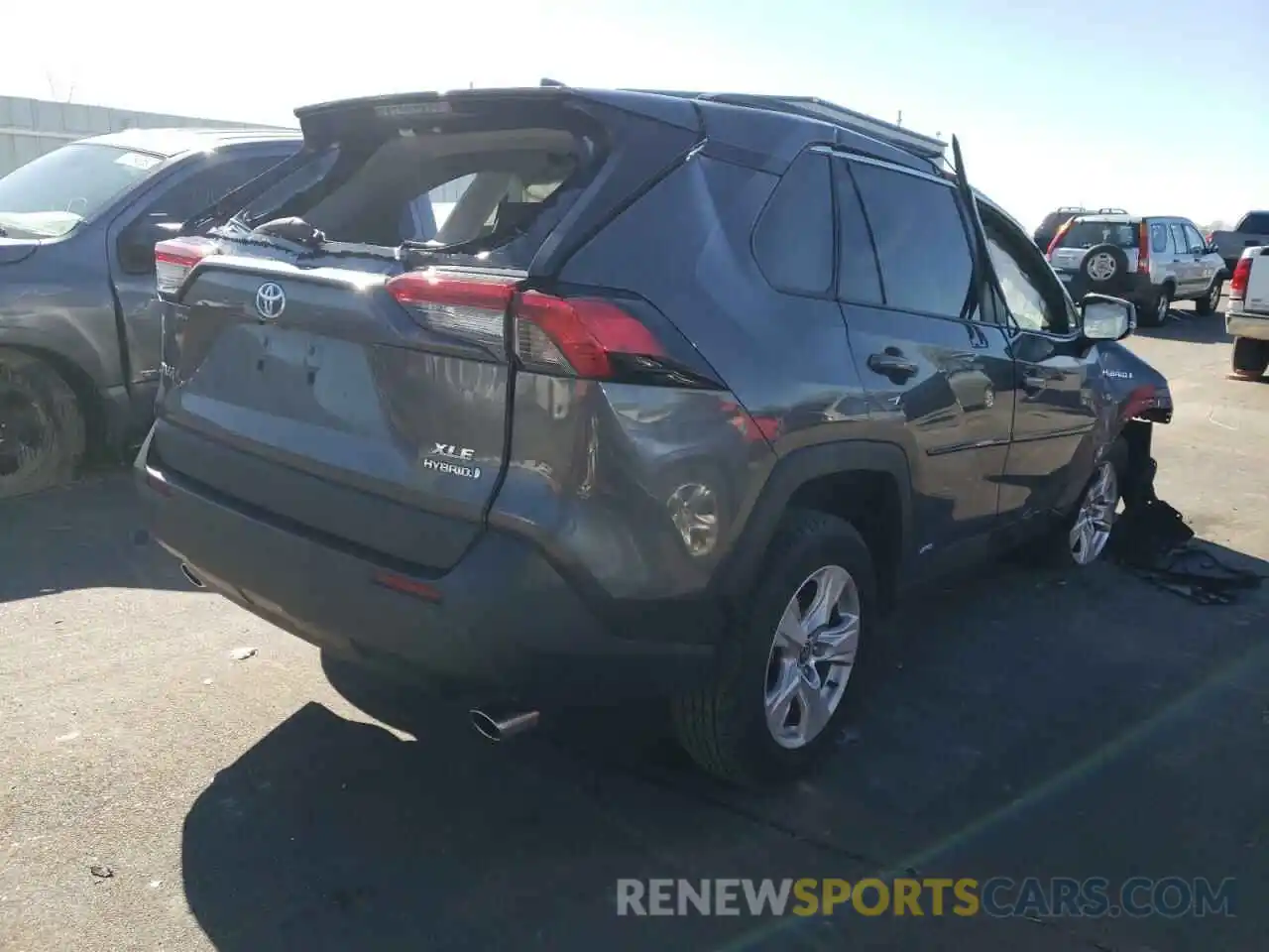 4 Photograph of a damaged car 2T3R6RFV1MW015508 TOYOTA RAV4 2021