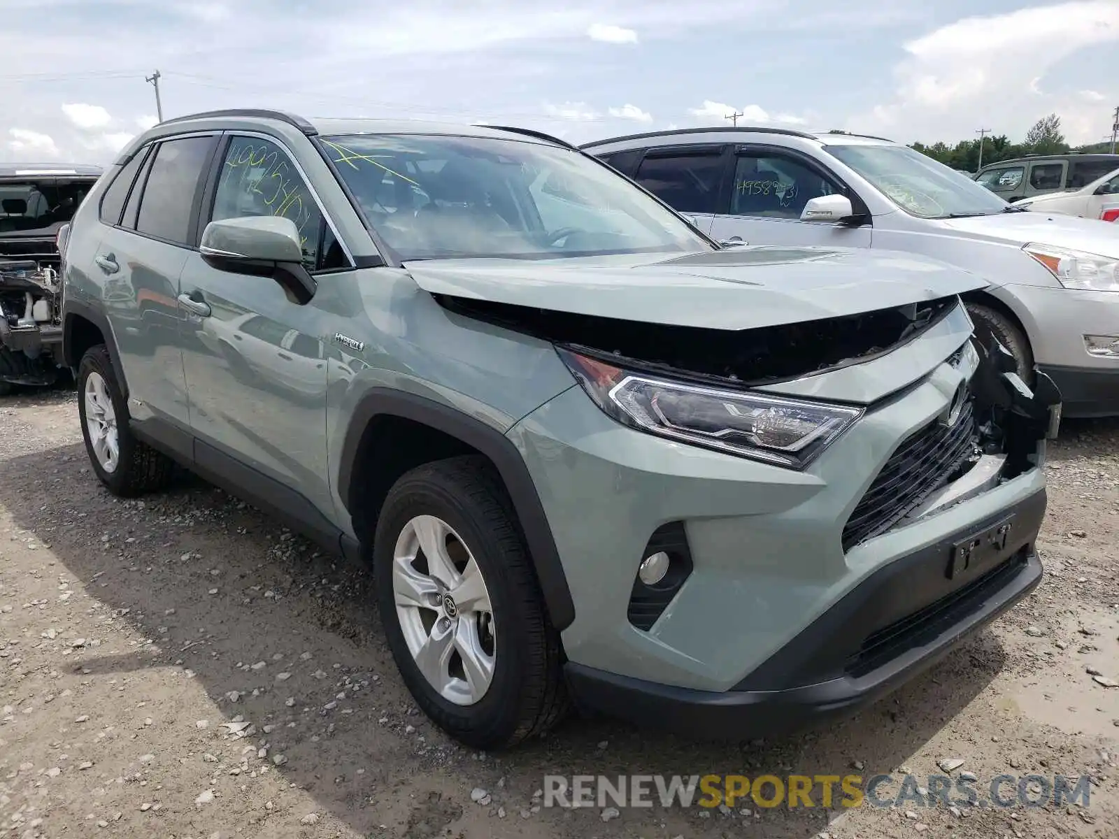 1 Photograph of a damaged car 2T3R6RFV3MW016997 TOYOTA RAV4 2021