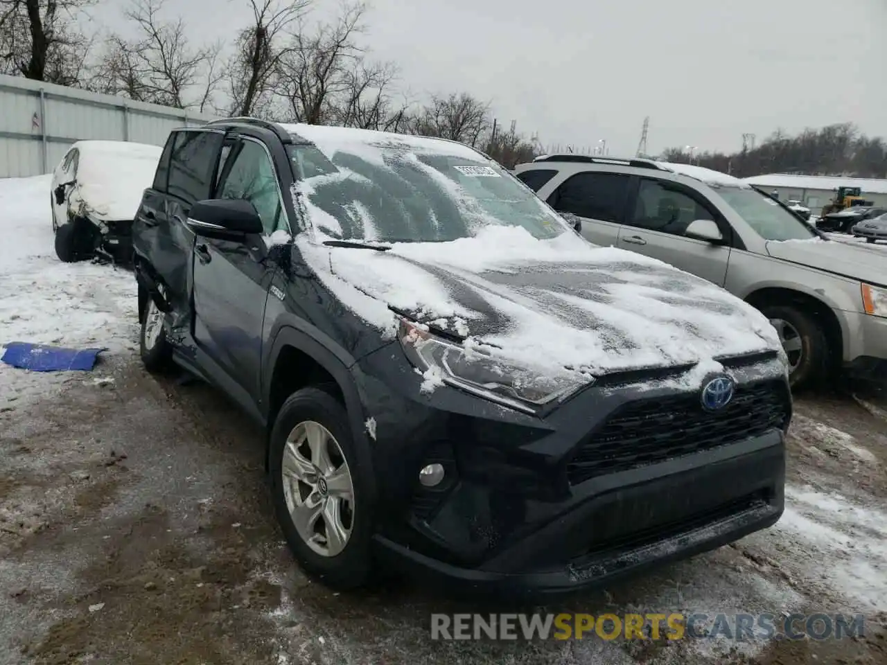 1 Photograph of a damaged car 2T3R6RFV4MW004440 TOYOTA RAV4 2021