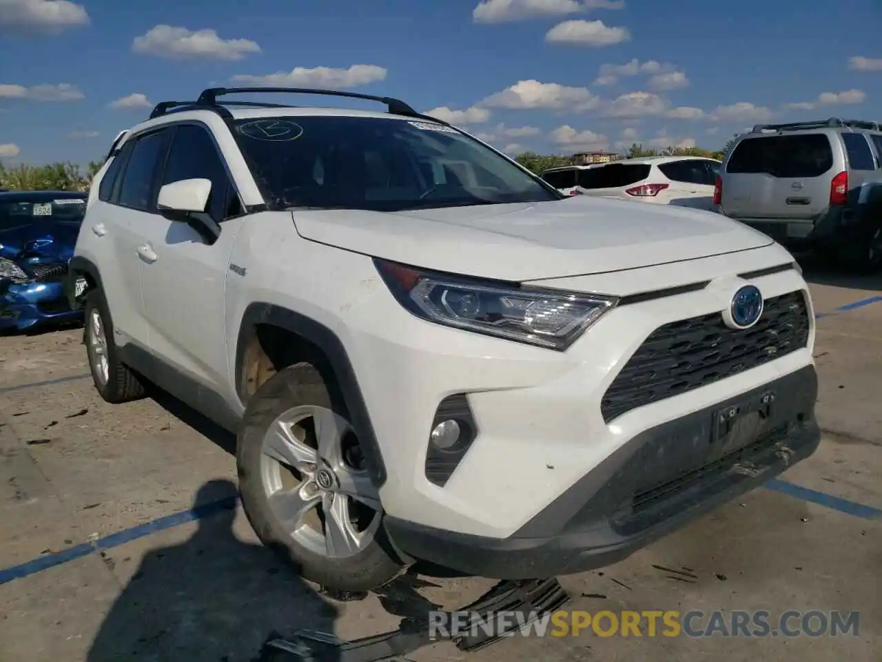 1 Photograph of a damaged car 2T3R6RFV4MW007757 TOYOTA RAV4 2021