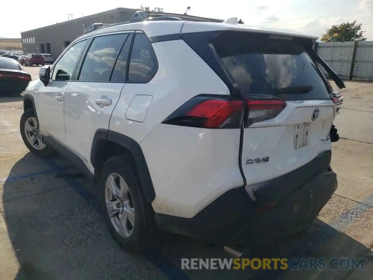 3 Photograph of a damaged car 2T3R6RFV4MW007757 TOYOTA RAV4 2021