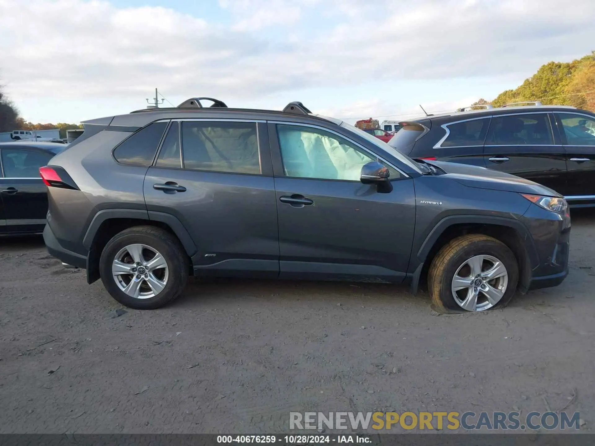13 Photograph of a damaged car 2T3R6RFV5MW006312 TOYOTA RAV4 2021