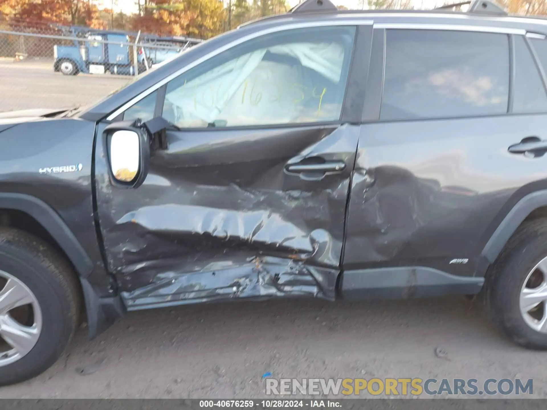 6 Photograph of a damaged car 2T3R6RFV5MW006312 TOYOTA RAV4 2021