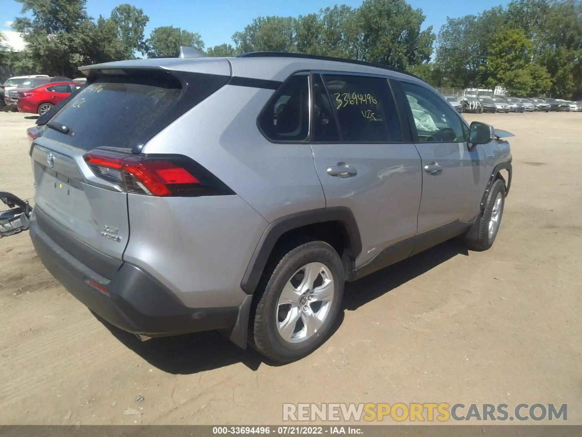 4 Photograph of a damaged car 2T3R6RFV6MW017772 TOYOTA RAV4 2021