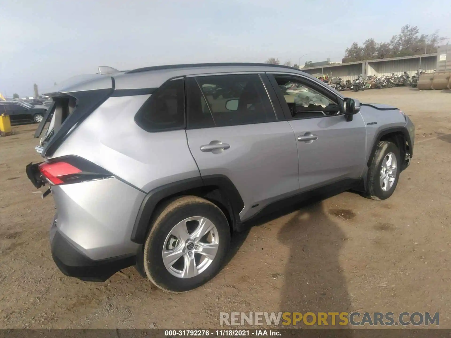 4 Photograph of a damaged car 2T3R6RFV7MW013262 TOYOTA RAV4 2021