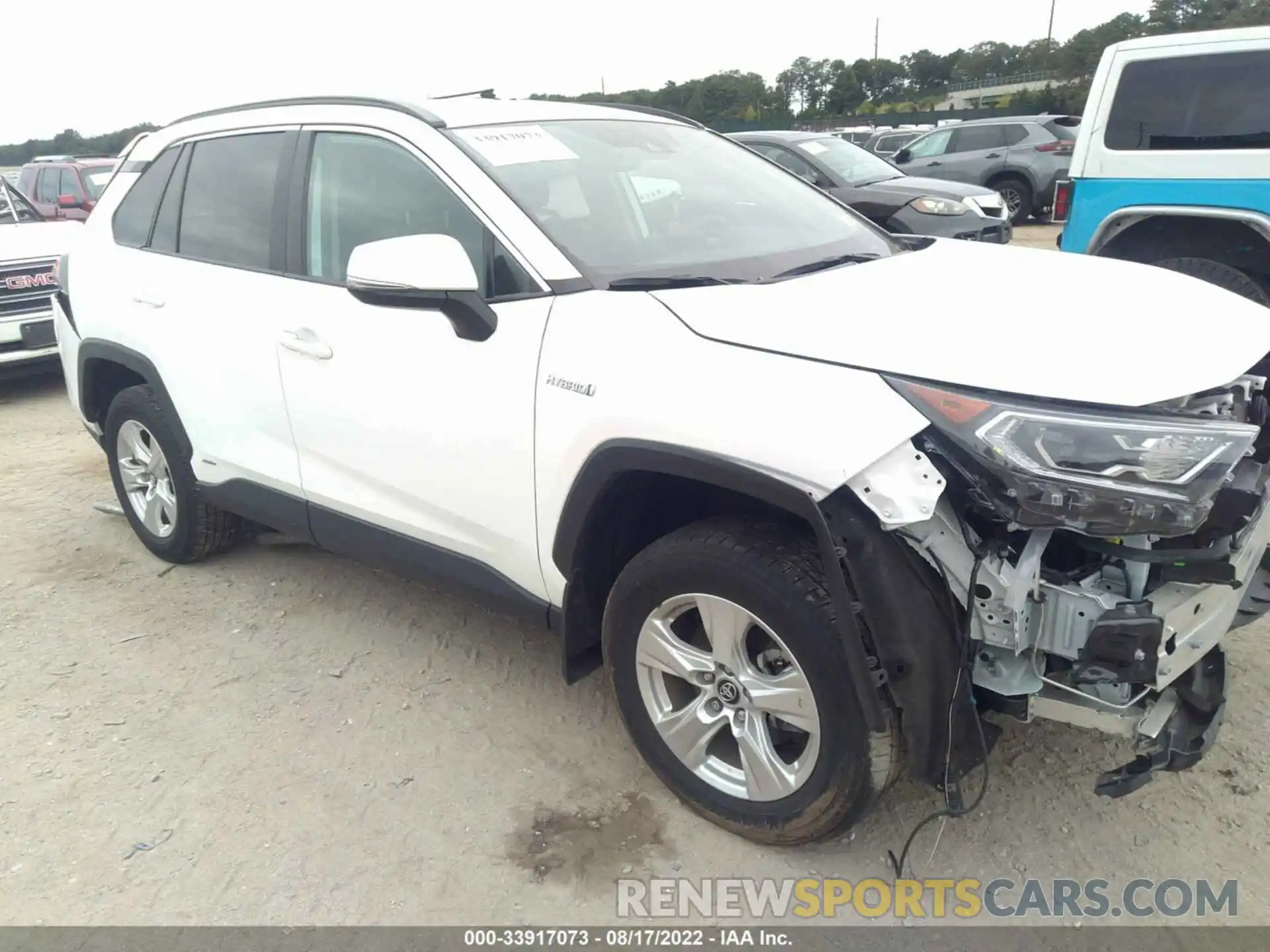 1 Photograph of a damaged car 2T3R6RFV9MW005163 TOYOTA RAV4 2021