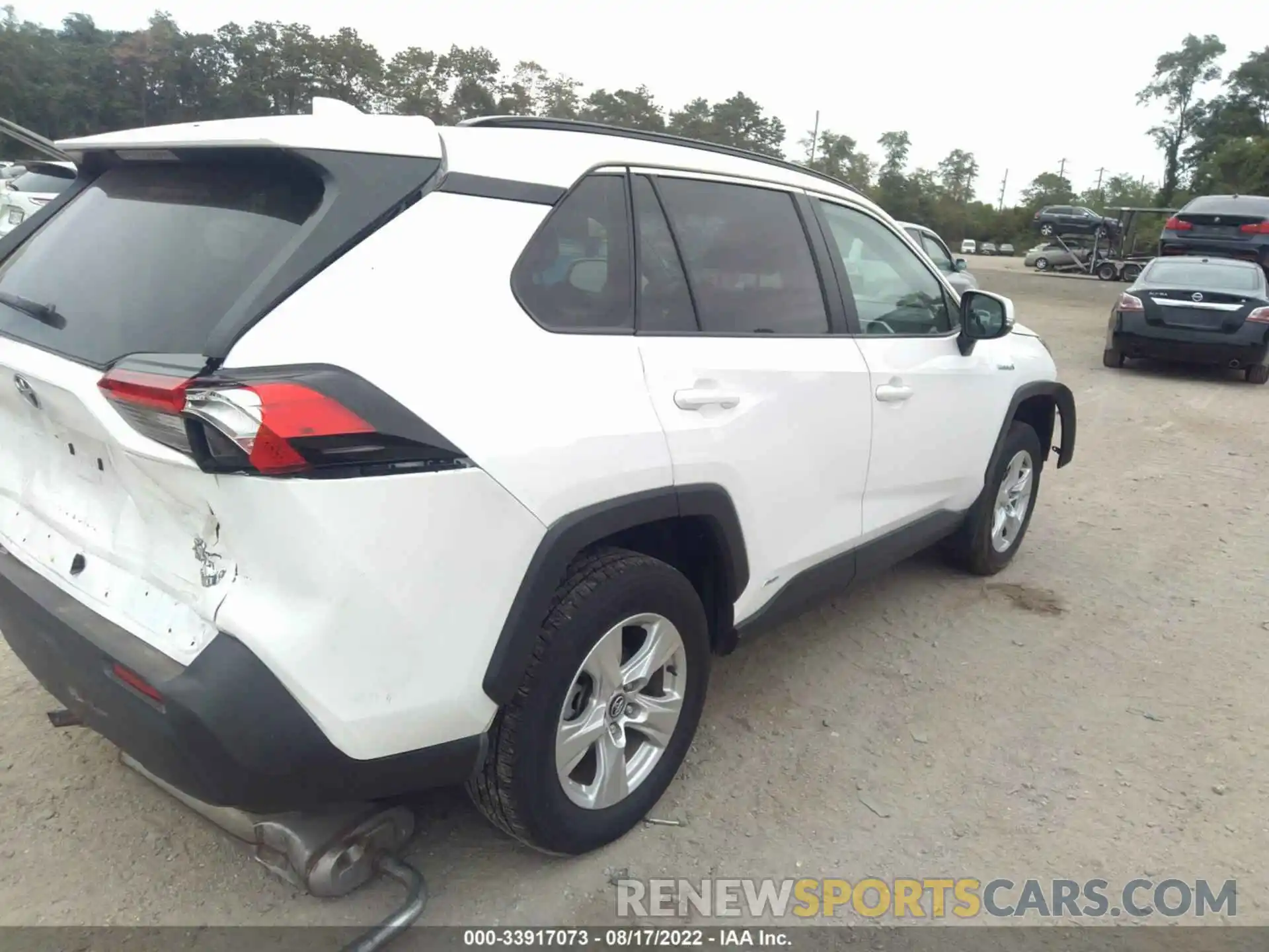 4 Photograph of a damaged car 2T3R6RFV9MW005163 TOYOTA RAV4 2021