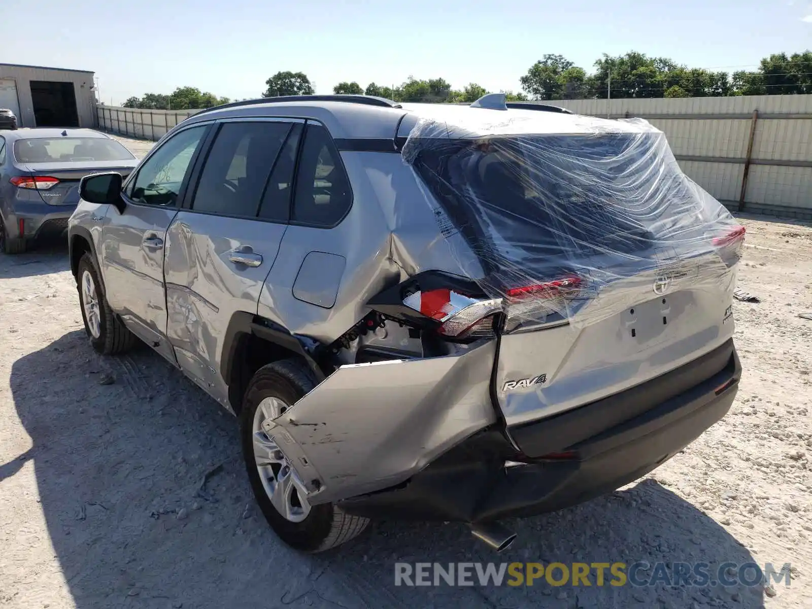 3 Photograph of a damaged car 2T3R6RFVXMW005219 TOYOTA RAV4 2021