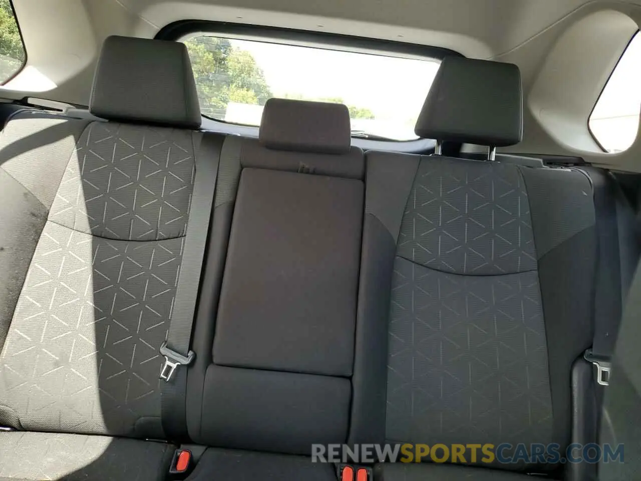 10 Photograph of a damaged car 2T3R6RFVXMW010971 TOYOTA RAV4 2021