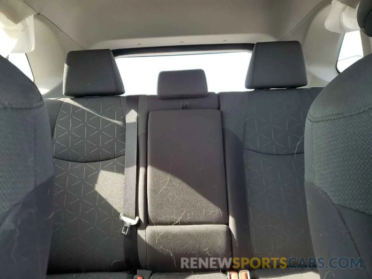 10 Photograph of a damaged car 2T3RWRFV1MW119500 TOYOTA RAV4 2021