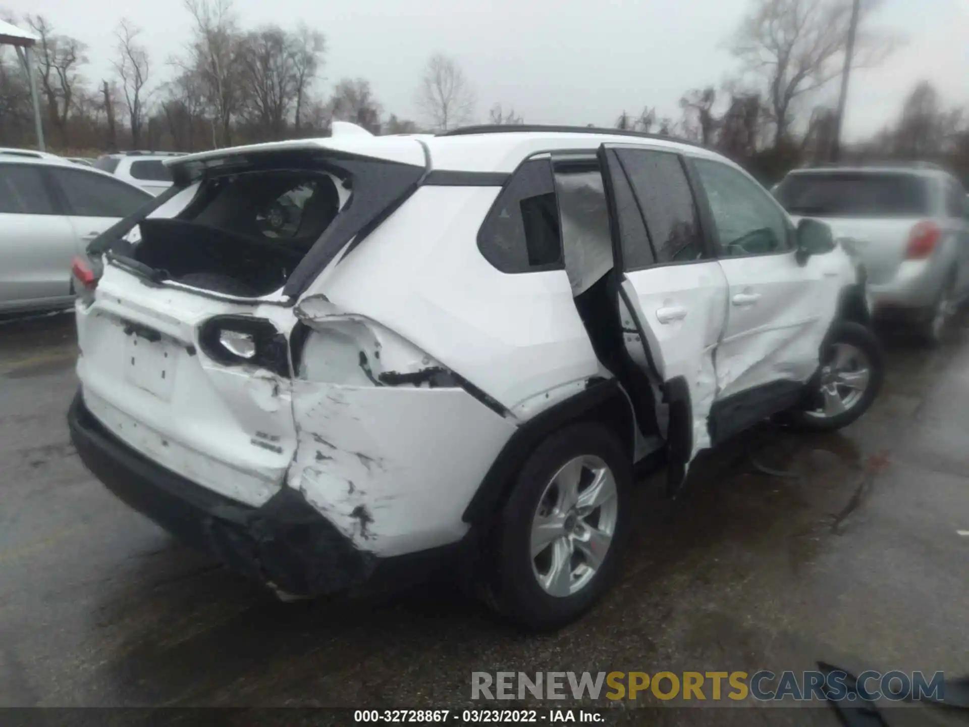 4 Photograph of a damaged car 2T3RWRFV1MW120811 TOYOTA RAV4 2021