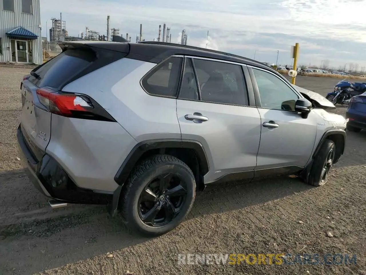 3 Photograph of a damaged car 2T3RWRFV2MW107260 TOYOTA RAV4 2021