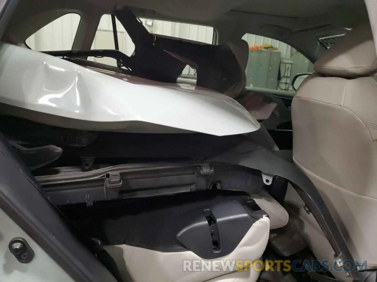 11 Photograph of a damaged car 2T3RWRFV3MW114637 TOYOTA RAV4 2021