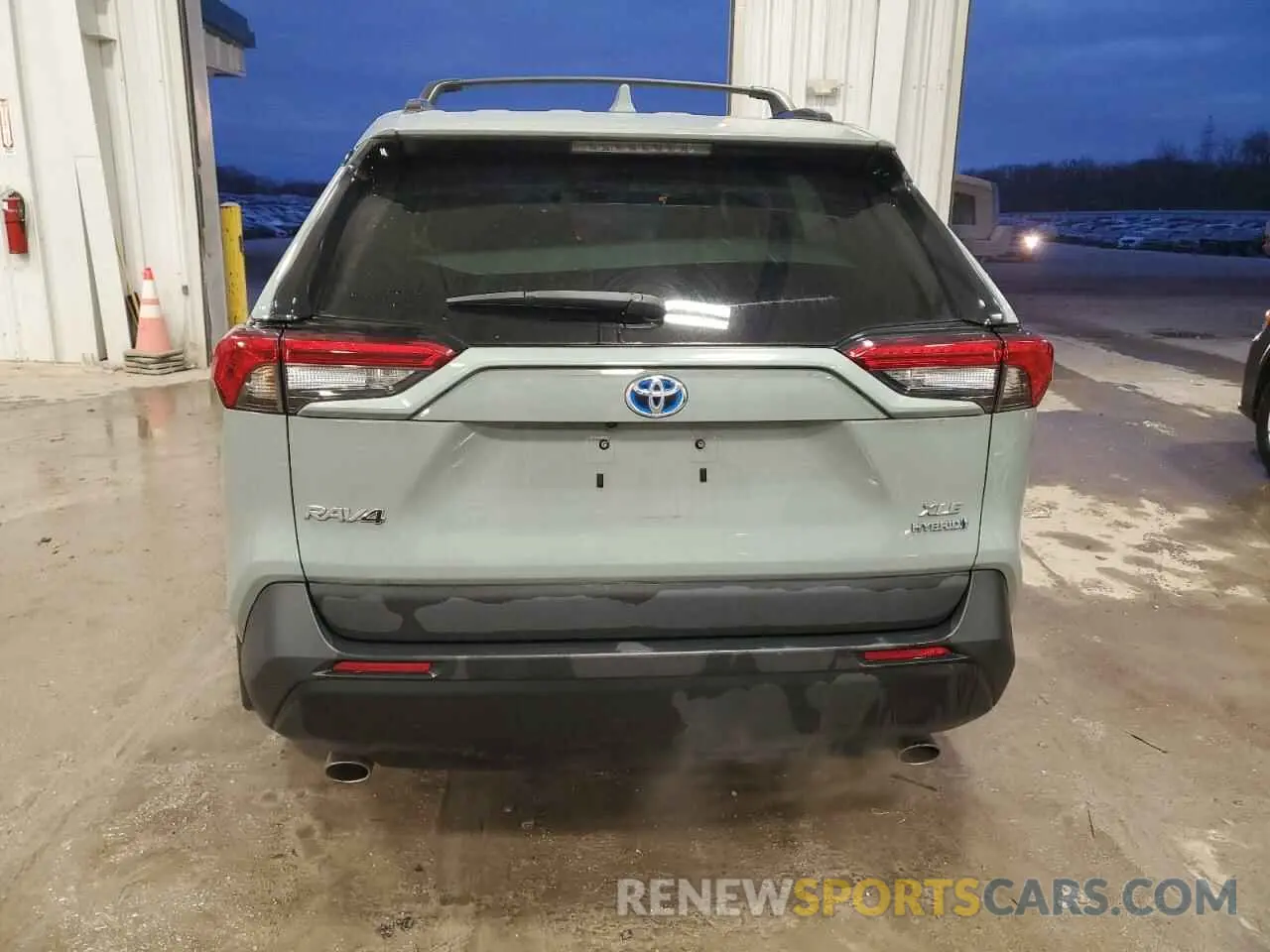 6 Photograph of a damaged car 2T3RWRFV3MW114637 TOYOTA RAV4 2021