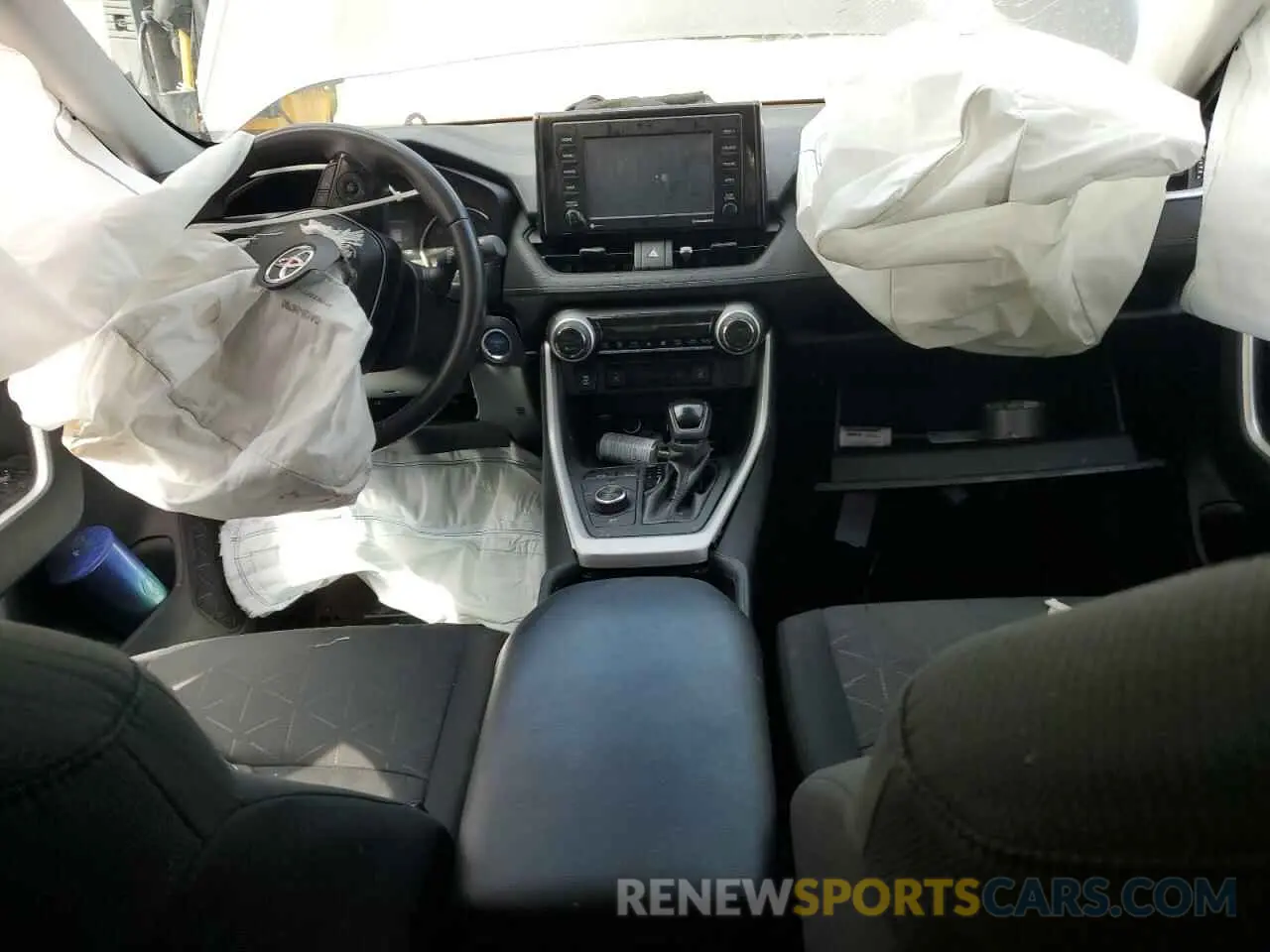8 Photograph of a damaged car 2T3RWRFV3MW115805 TOYOTA RAV4 2021