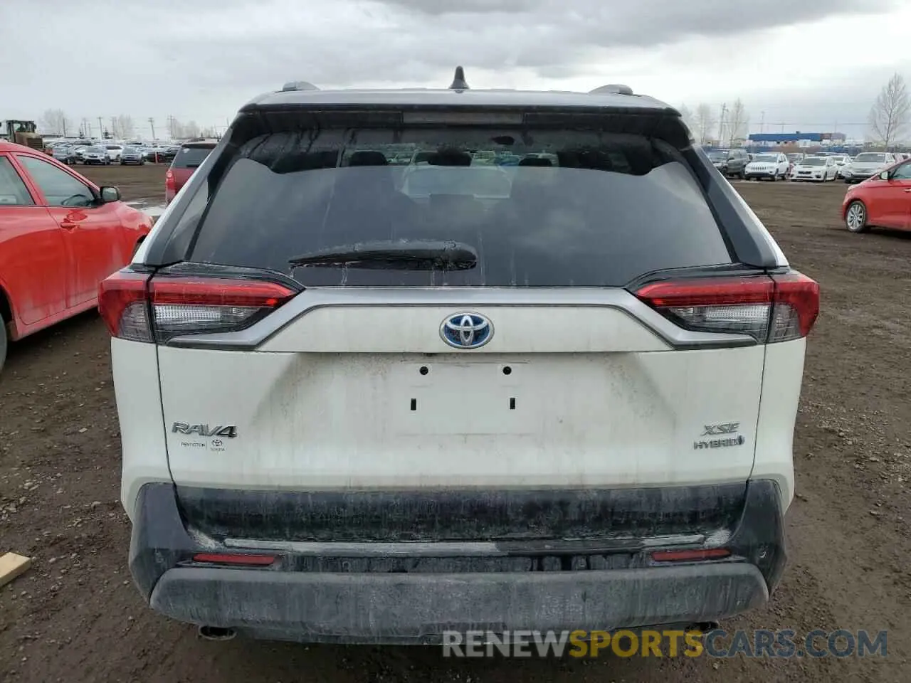 6 Photograph of a damaged car 2T3RWRFV4MW106014 TOYOTA RAV4 2021