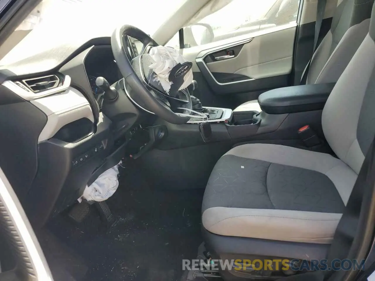 7 Photograph of a damaged car 2T3RWRFV4MW113240 TOYOTA RAV4 2021