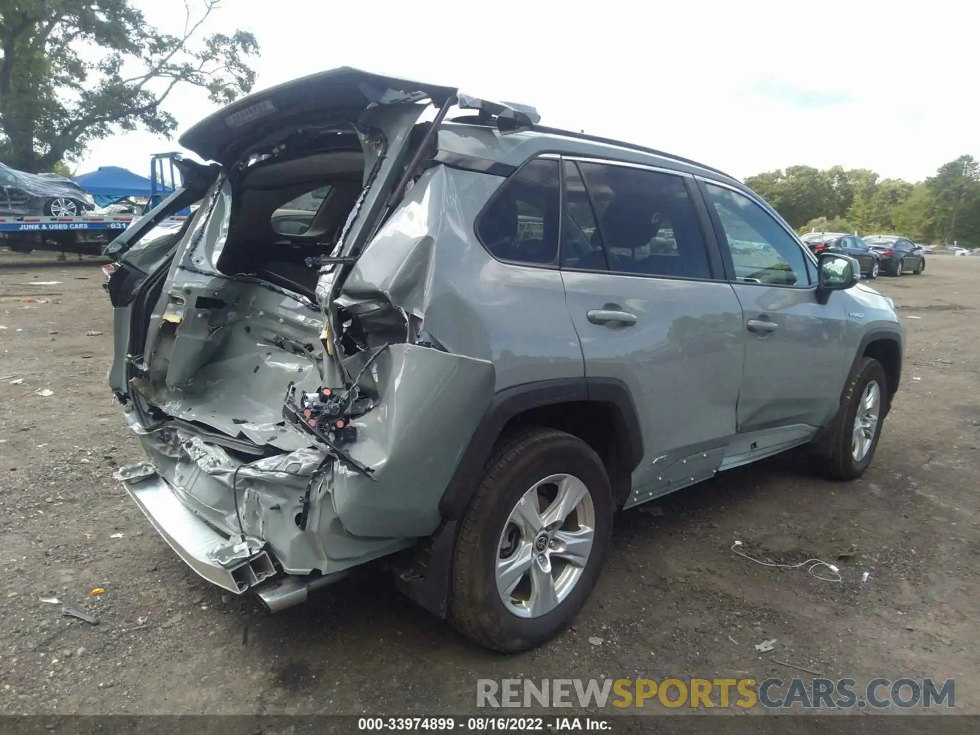 4 Photograph of a damaged car 2T3RWRFV4MW113285 TOYOTA RAV4 2021